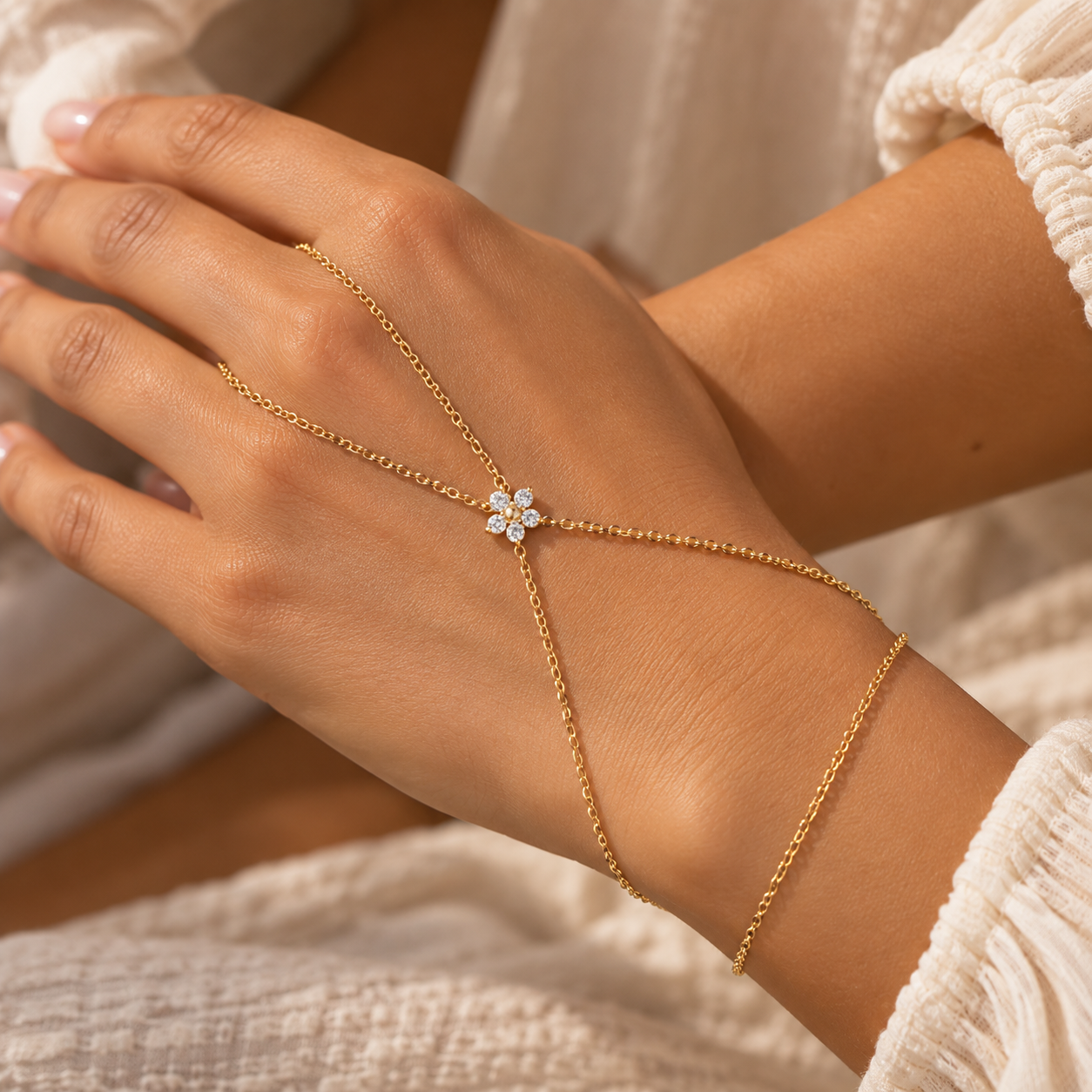 Le bracelet de main Aléa. – Image 2